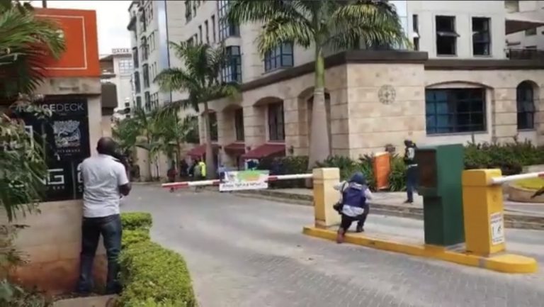 El ataque terrorista a un complejo hotelero de Nairobi deja un muerto y un español entre los heridos