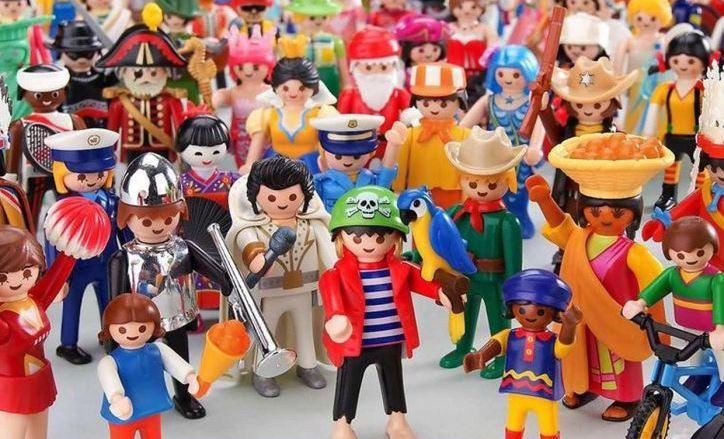 La Generalitat amenaza a los ‘clicks’ de Playmobil y a Lego por el catalán