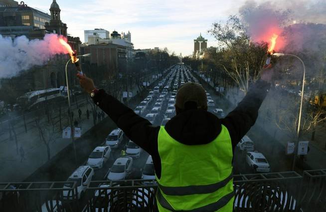 Los taxistas de Madrid abandonan la huelga tras 16 días pese a no conseguir nada