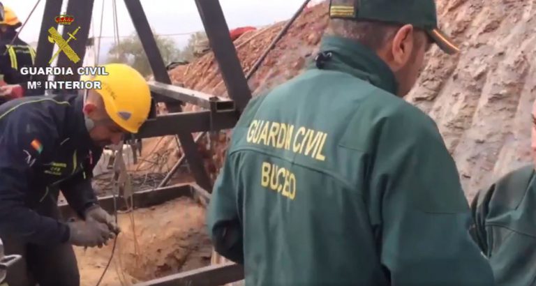 Así reconstruye la Guardia Civil la caída de Julen al pozo de Totalán