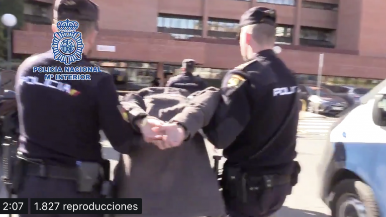 Hallan bolsas con vísceras en los alrededores de la casa del caníbal de Madrid