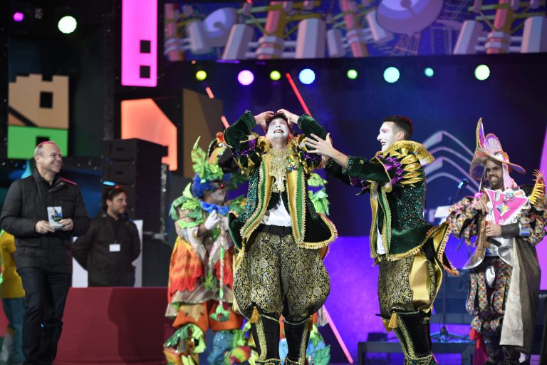 LAS PALMAS DE GRAN CANARIA: Los Serenquenquenes triunfan en el Carnaval de “Una noche en Río”