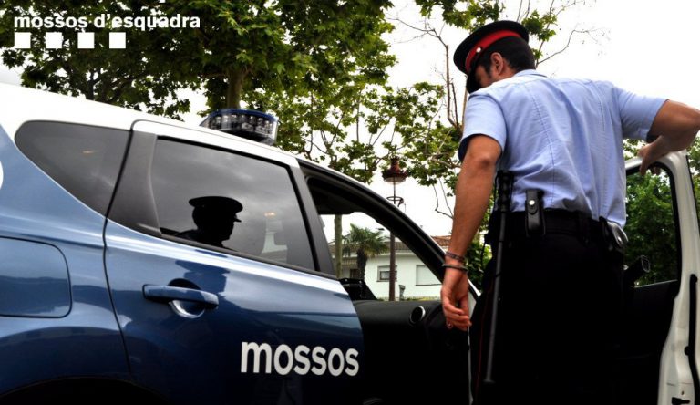 La Generalitat sólo ha comprado para los Mossos 22 fusiles de los 500 que se le autorizaron en 2016