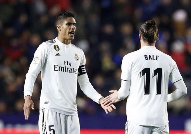 La impactante imagen de cómo quedó la rodilla de Varane tras el segundo gol del Barça