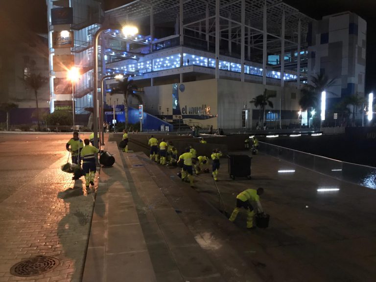 LAS PALMAS DE G.C.: Limpieza retira 7.500 kilos de residuos de las calles tras la celebración del Carnaval Tradicional y la Noche de Carnaval   