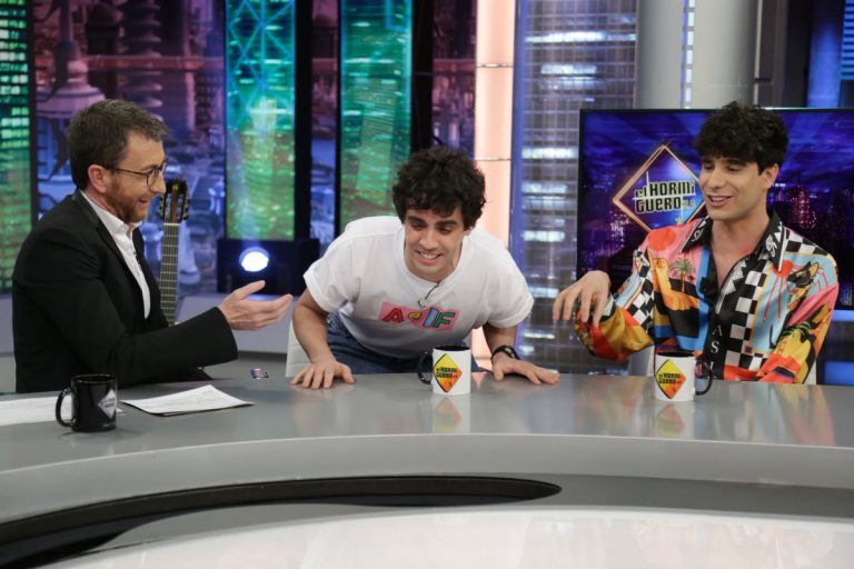 Los Javis se dan el ‘Sí quiero’ ante el Monaguillo en ‘El Hormiguero’