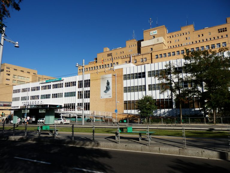 Detienen en Zaragoza a un hombre de 84 años tras apuñalar a su médico de cabecera