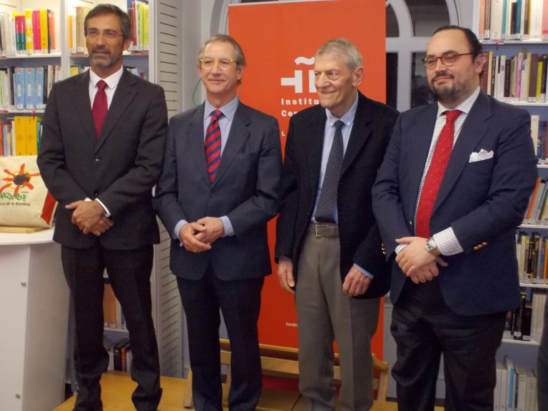 LANZAROTE: El Instituto Cervantes de Londres acogió la presentación del libro “La conexión británica con Lanzarote y Canarias”, de Larry Yaskiel