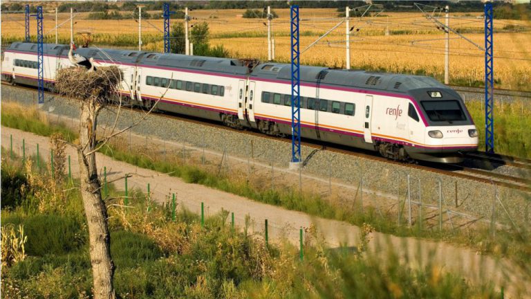 Renfe ampliará el próximo lunes los beneficios de la Tarjeta Dorada