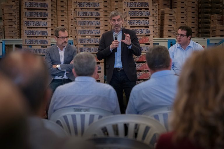 CANARIAS: Fernando Clavijo, ha asegurado este sábado que Canarias seguirá “batallando junto a su sector primario para evitar que la incertidumbre europea, provocada por el Brexit y el futuro presupuesto