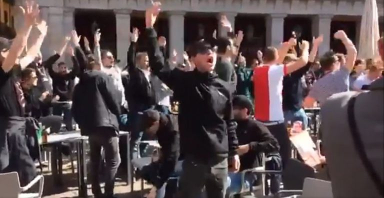 Los ultras del Ajax la vuelven a liar en la Plaza Mayor horas antes del partido ante el Madrid