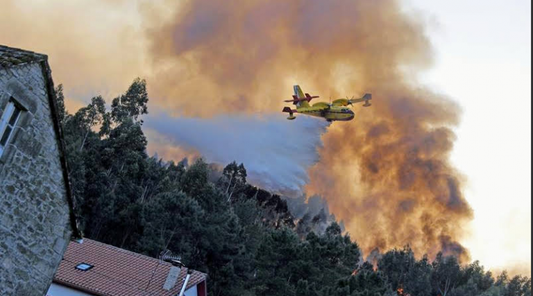 Incendios Galicia: «Casi no lo vimos venir, por poco arrasa nuestras casas»