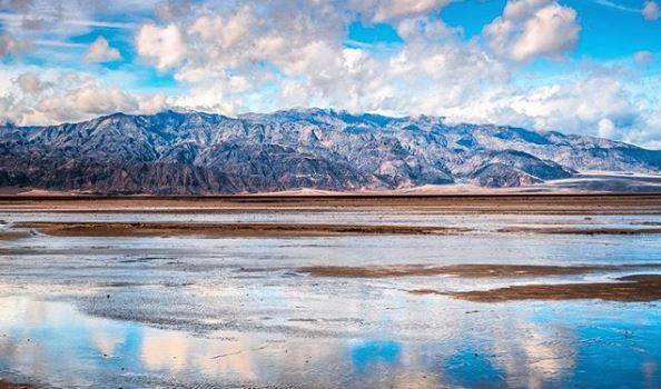 La insólita aparición de un lago de 16 kilómetros en uno de los lugares más secos de la tierra