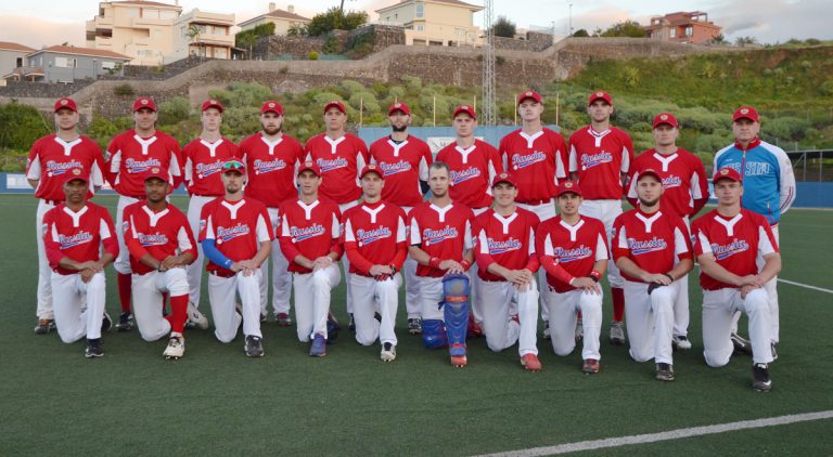 TENERIFE:  El equipo Tenerife Marlins Puerto Cruz gana el amistoso contra la selección Rusa