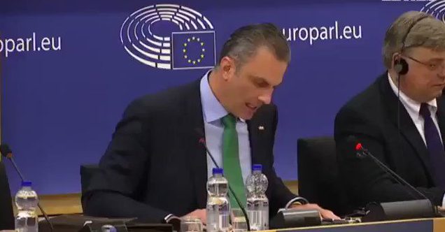 Ortega Smith (Vox) responde a un grupo de feministas en Bruselas: «Sin Lepanto y Carlos V vestirían burka»