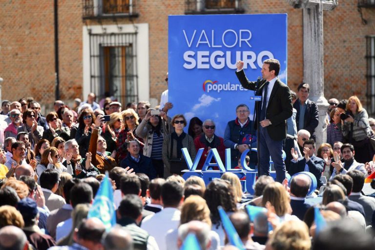 Casado alerta de que “Sánchez en La Moncloa es dejar al zorro al cuidado de las gallinas”