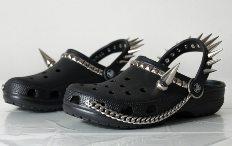 Las ‘crocs góticas’ de las que se hablará este verano