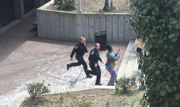 10 detenidos y dos heridos tras una pelea de comida en las instalaciones de un colegio