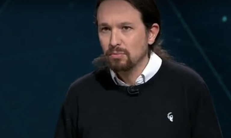 Iglesias lleva al debate de Atresmedia un jersey de su marca fetiche de prendas republicanas