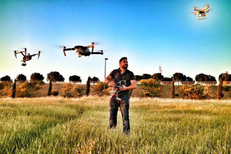 La  Complutense  lanza un curso de filmación con drones