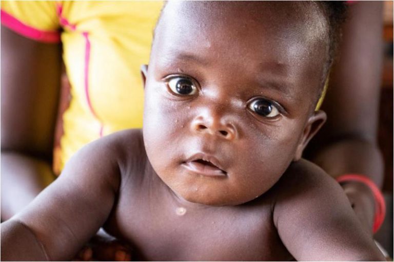 Más de 6.000 bebés nacerán al mes en medio del cólera en Mozambique, según Save the Children