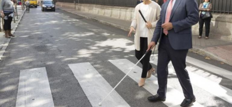 Casi 700 personas ciegas votarán hoy gracias al material adaptado en braille