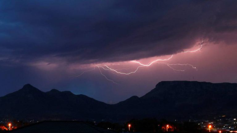 Las primeras tormentas primaverales disparan las llamadas a empresas de desatascos