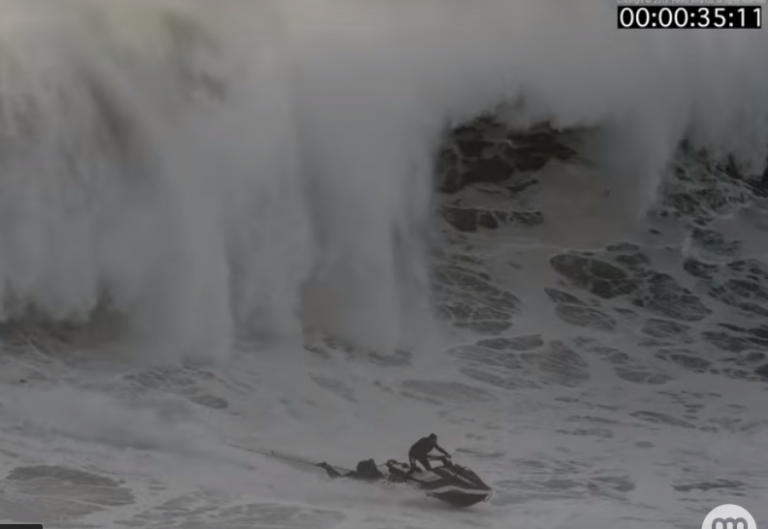 El angustioso rescate de un surfista en las playas de Portugal