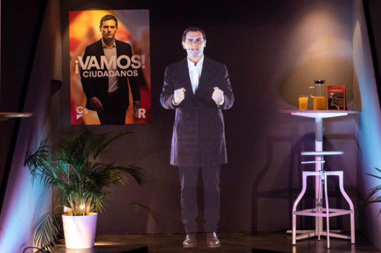 Rivera abre la campaña electoral en un holograma