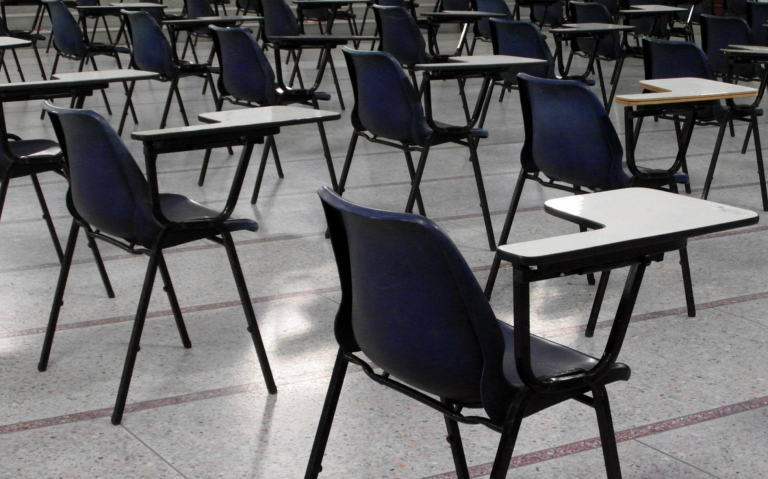 Las alumnas que acudan a selectividad tendrán que hacerlo con el pelo recogido