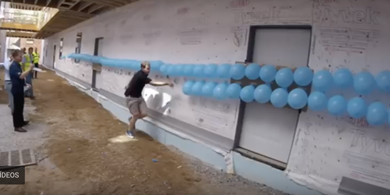 Un hombre estalla 200 globos en menos de 15 segundos y establece un nuevo récord