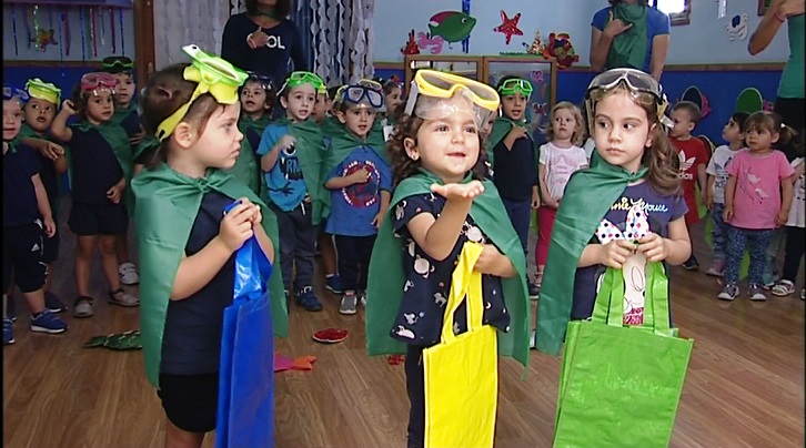 La Escuela Infantil Municipal Sarantontón, celebra el Día Mundial del Reciclaje