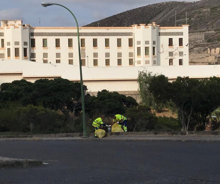 LAS PALMAS DE G.C.: El Ayuntamiento realiza una actuación de limpieza previa a la celebración del tramo urbano del Rally Islas Canarias