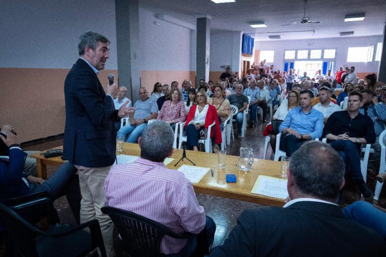 Clavijo anuncia que en breve estará preparada la convocatoria de las ayudas de 2018 de captación de agua para riego agrícola