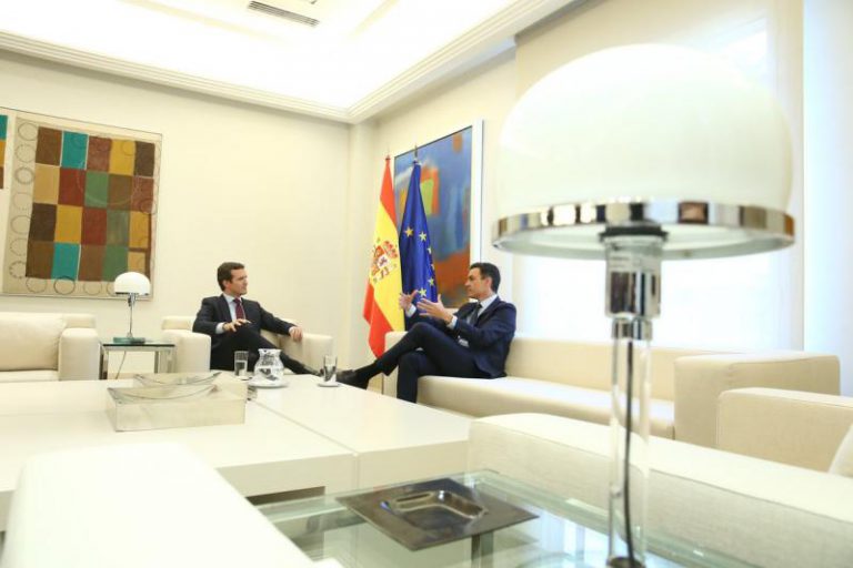 Sánchez y Casado tendrán relaciones mientras el Gobierno no se sustente en los independentistas