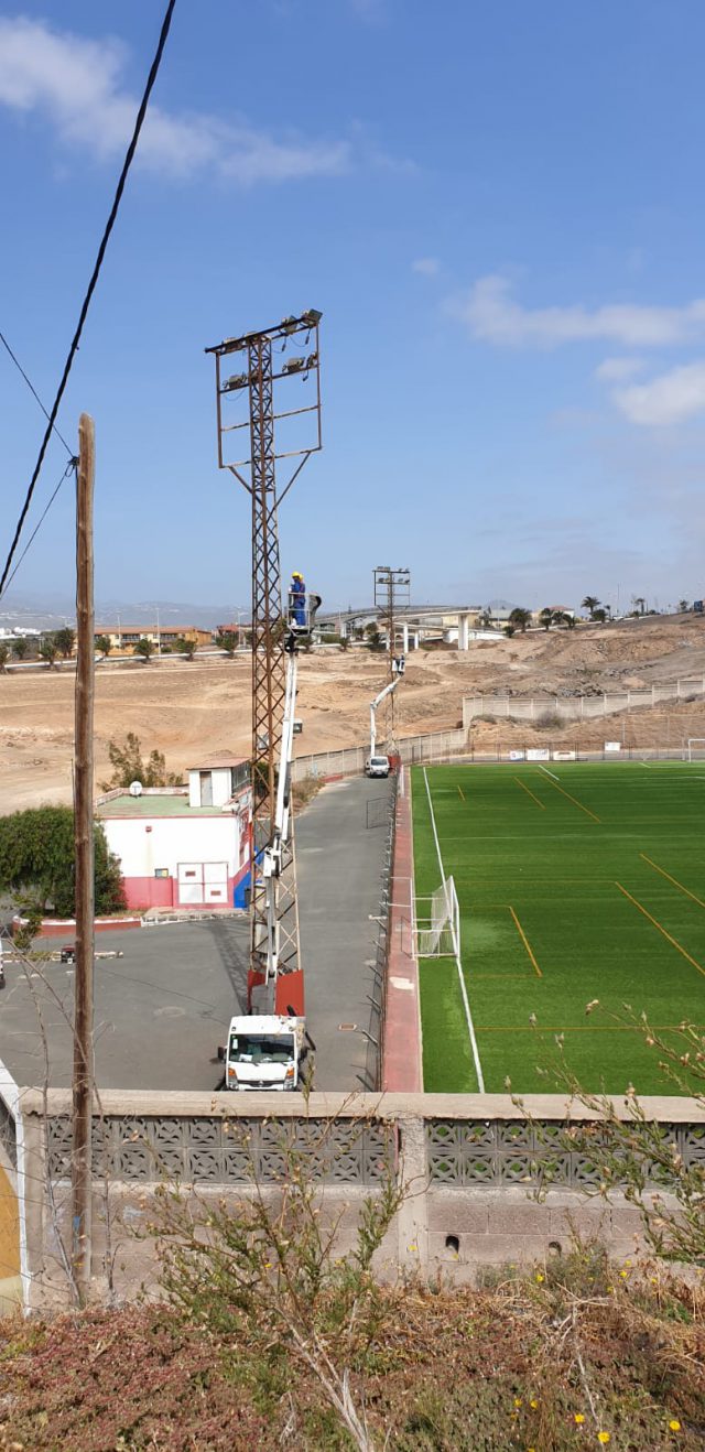 Trabajos Mejora Iluminación Campo De Fútbol De Melenara 7