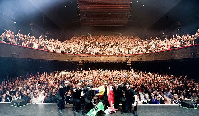 Dos peticiones de mano durante el concierto de David Bisbal en París