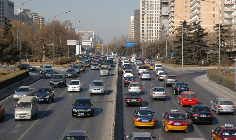 Ilusión óptica: ¿Dónde van a parar los vehículos que circulan por esta autopista?