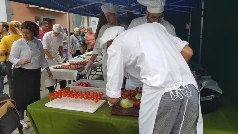 SAN NICOLAS DE T.: La tercera Feria del Tomate bate las Cifras De Récord