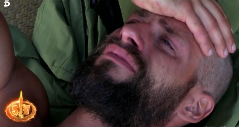 Albert rompe a llorar, tras ser rapado más de la cuenta por error en ‘Supervivientes’