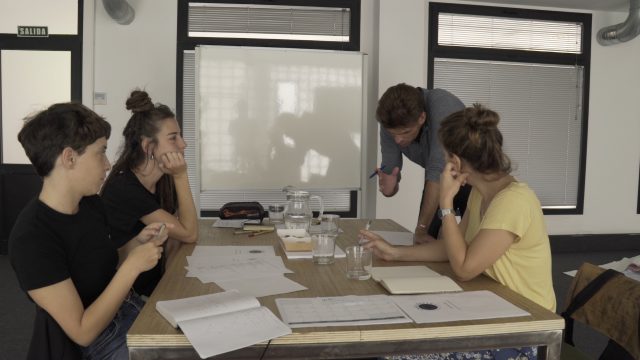 Algunas De Las Creadoras Del Laboratorio Imaginario En Una De Las Sesiones De Trabajo.