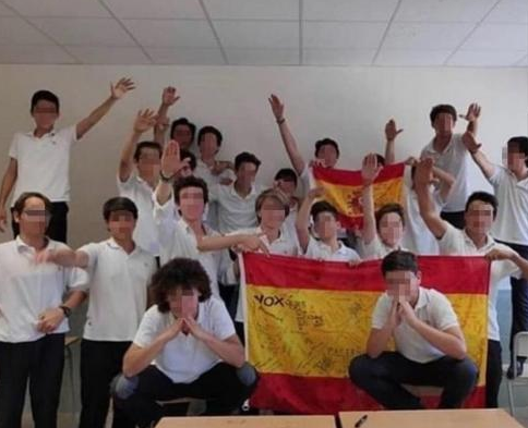 Polémico saludo fascista de los alumnos de un colegio en Palma