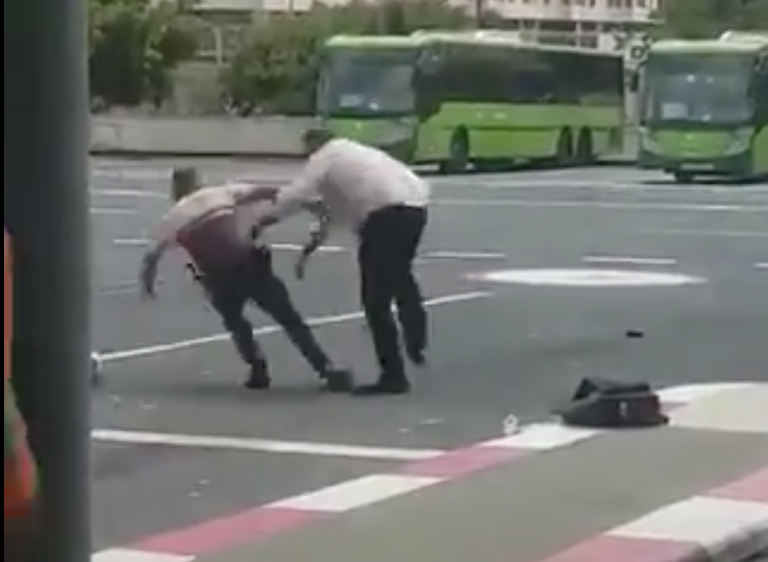 La agresión de un guardia de seguridad a un viajero en una estación de autobuses de Tenerife