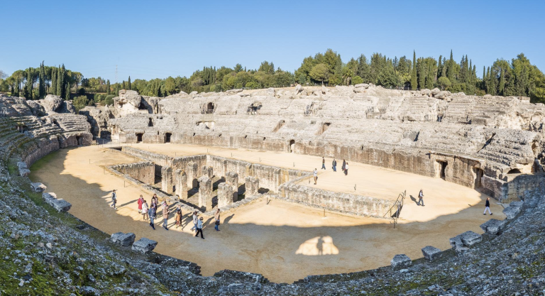 La Junta de Andalucía confunde Itálica con el Coliseo de Roma