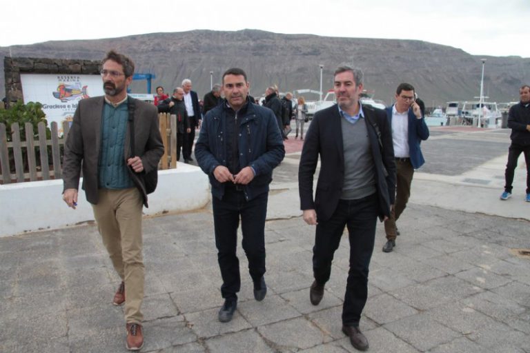 El Cabildo de Lanzarote recibe del Gobierno de Canarias una subvención de 700.000 euros para ejecutar el ‘Plan de Acción para Recuperación Ambiental y la Gestión de los Residuos’ en La Graciosa