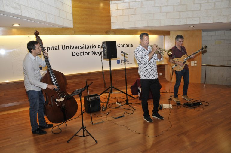 El Hospital Dr. Negrín acoge un concierto de jazz en el marco de la celebración de su 20 aniversario