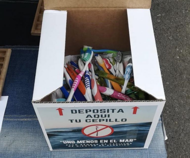 Una campaña consigue recoger más de 10.000 cepillos de dientes para evitar que acaben en el mar