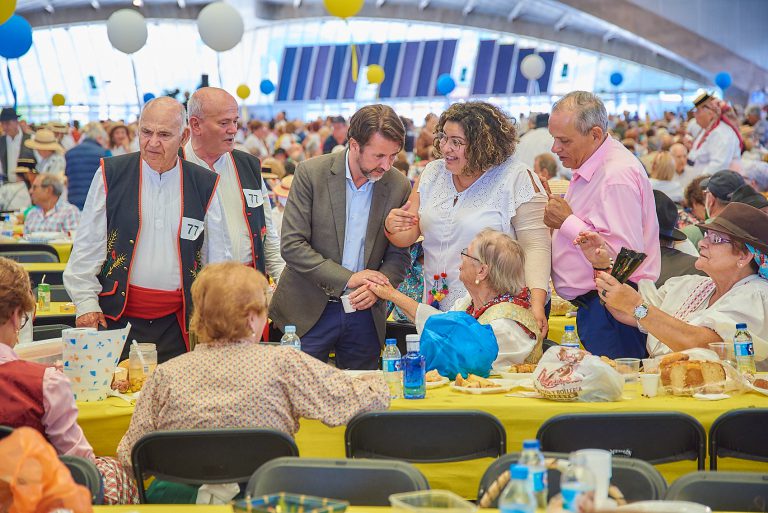 El Cabildo celebra el Encuentro del Día de Canarias con 5.500 mayores de la Isla