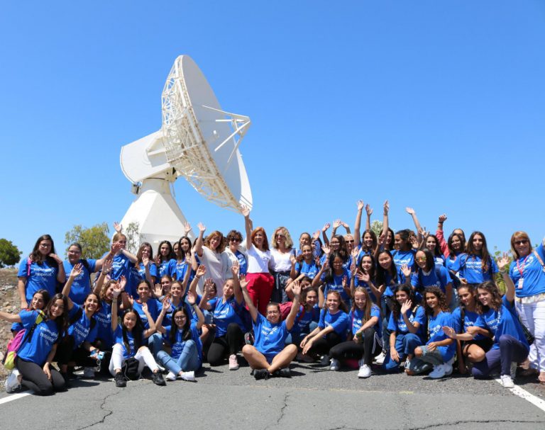 50 Niñas descubren el sector espacial de la mano de cinco mujeres referentes de Hispasat