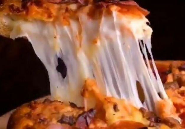 Pizza con pegamento, cerveza con espuma de afeitar y otros muchos trucos que usan los fotógrafos para engañarte con la comida